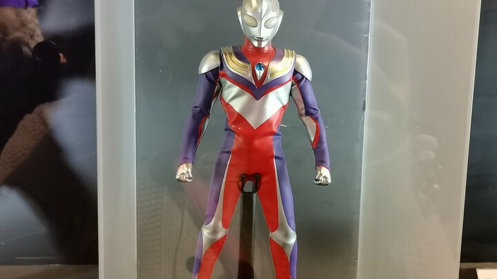 threezero 30 FigZero 1/6 tembakan nyata Ultraman Tiga