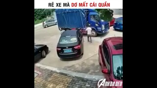 Rẽ Xe Mà Dơ Mất Cái Quần