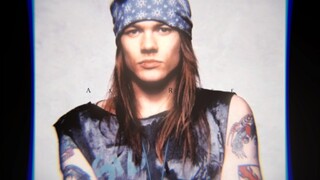 จอห์นนี่ต้นแบบ? [Axl Rose] นักร้องนำวงดนตรีอเมริกัน "Guns N' Roses"