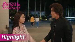 Highlight EP23 He Ran tidak ingin melepaskan tangannya | The Forbidden Flower | WeTV【INDO SUB】