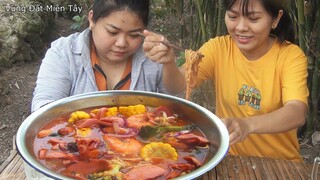 Ấm lòng với món Mỳ Cay Siêu Hấp Dẫn vào một ngày lạnh