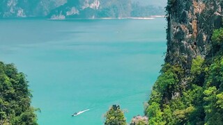 "Thailand: A Paradise of Stunning Landscapes and Enchanting Tourist Spots"