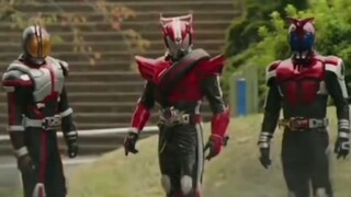 Manakah dari tiga akselerasi di Kamen Rider yang lebih cepat?