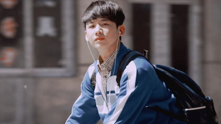 Is this the boy who made Bai Jingting's Weibo top for seven years?