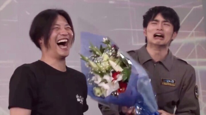 [Ultraman sends flowers] We are seniors too!