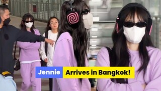 Jennie safely arrived in Bangkok.