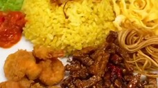 nasi kuning sama lauk enak banget