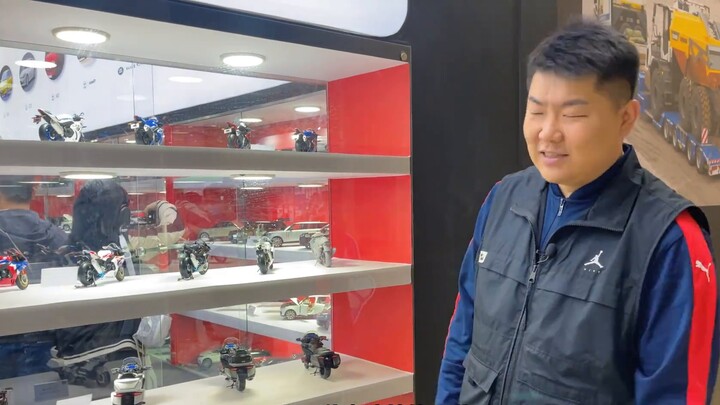 Gaji saya habis semua! Pulang dan makan mie instan! Mengunjungi Pameran Model Beijing·Model Mobil De