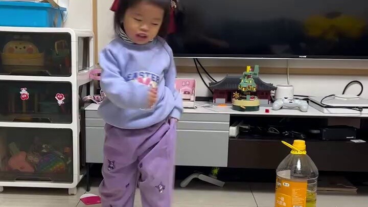 Qian Wan diam-diam berlatih seni bela diri setiap hari