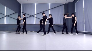 [Times Youth League] [Wild Encounter] The sound of feet tapping on the floor in the practice room ve