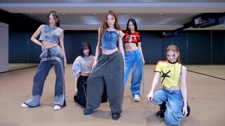 Lagu pra-rilis comeback MEOVV, Hands Up (versi film ruang latihan)