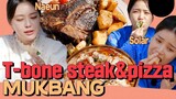 Naeun & Solar's Steak Mukbang! Sola has a big apetite today! Her mouth is busy eating!  #mamamoo
