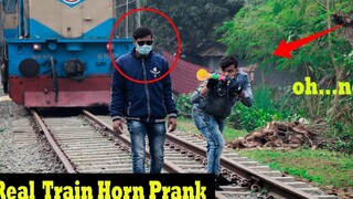 The Best Of Train Horn Prank 2021 ที่ดีที่สุดของ Horn Prank ในที่สาธารณะ พยายามอย่าหัวเราะท้าทาย