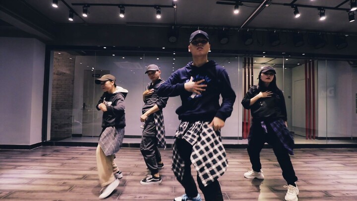 Zhang Yixing joker guru kota tampan koreografi