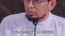 Menikahi yang di cintai itu harapan,...