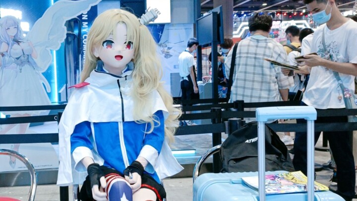 Poor Azur Lane stall with few people... deserted daddy was ignored