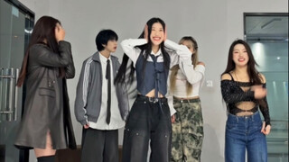 Kpop人聚会小游戏 听一秒猜歌随机舞蹈 场面有点难控制了