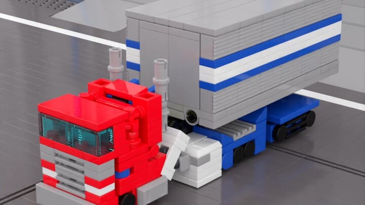 Moko's work, a small building block Optimus Prime