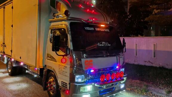 lori Mitsubishi Fuso Malaysia ok bos saya dj