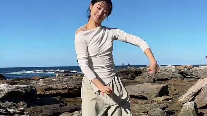 Menunggang kuda putih "Ruyan", mode Dai girl akan membawa Anda melihat laut di Sydney~