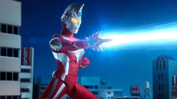 Zhongdong Ultraman Max tung ảnh chính thức! Thật đáng tiếc khi không có phi tiêu đầu!