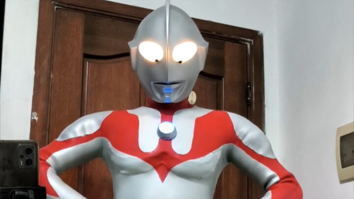 The newbie's self-made first-generation Ultraman leather suit is finished