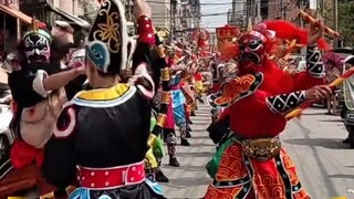 Why does Chaoshan Yingge Dance use the Liangshan heroes from the Water Margin as the theme backgroun