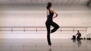 [Ballet] The center of gravity is a metaphysics -- Oya Kana's collection of god-level pirouettes