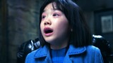 Đạo diễn Niu, cảnh quay một cô bé bịt tai quay lại đã tiết kiệm được chi phí cao khi đóng các pha ng