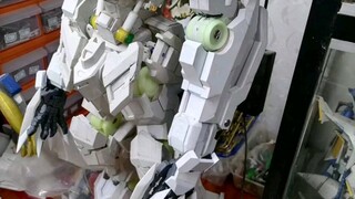 1/35 Barbatos Wolf King, built with plastic board, purely handmade.