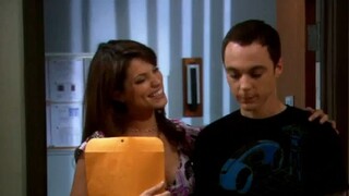 Adik perempuan Sheldon 180, Missy, muncul, tetapi Raj, yang terlalu malu untuk berbicara