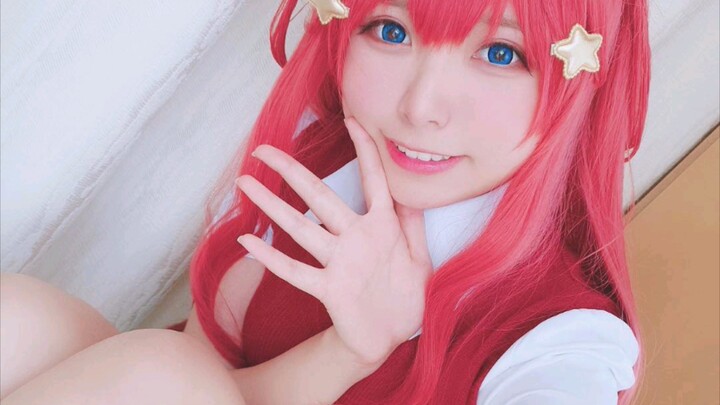 [liyuu] Bộ cosplay cổ xưa của Chị Cá Chép, bạn nên chọn con cá chép nào trong năm phần bằng nhau?