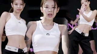 With ease! Jennie Pink Venom practice room self-cut straight shot, sleeveless muscle lines!