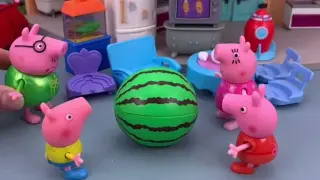 Toy video story - Peppa divides watermelon for everyone