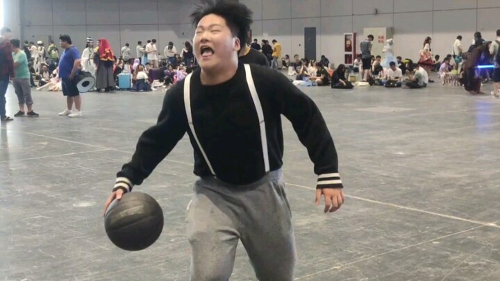 ใครบางคนใน cp24 *นแบบ Cai Xukun ให้เล่นบาสเก็ตบอล!
