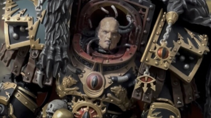 Dark Source Warhammer Horus นั้นเป็นคนไข้ที่ป่วยหนักจริงๆ การยืนเป็นปัญหา เขาจำเป็นต้องมีข้อเท้าและค