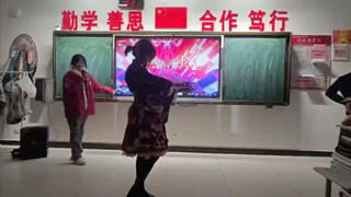 【米来｜初投稿】震惊！社恐同学元旦晚会突然在班里跳了极乐净土