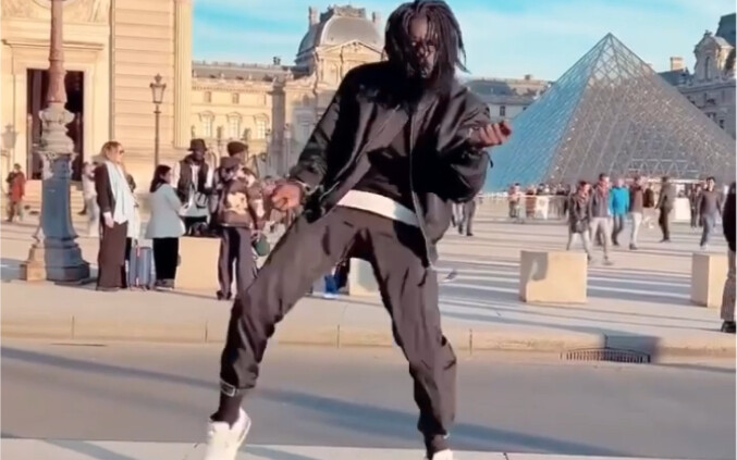 The world's top mj imitator (2.32 million ins followers), French black guy salif (2) | Michael Jacks