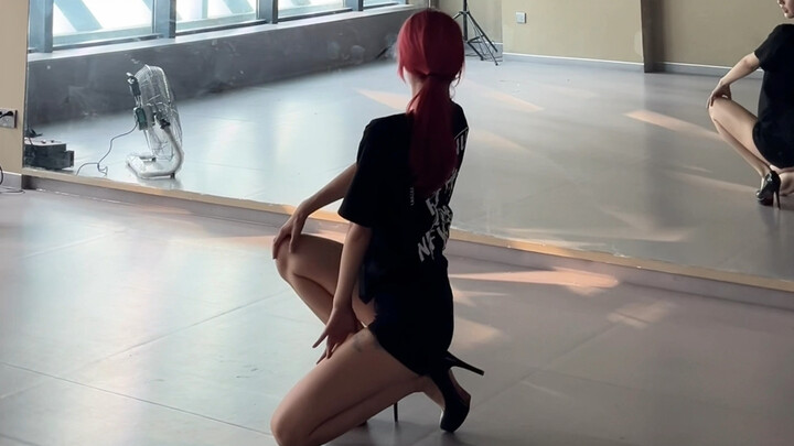 Tập luyện váy AOA hehe