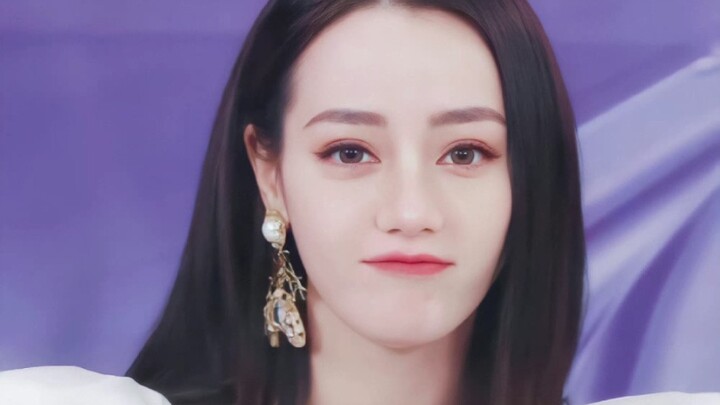 "It's the princess in the fairy tale wearing a bubble skirt" [Dilraba Dilmurat]