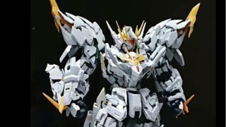 Gundam Model Stacking Game