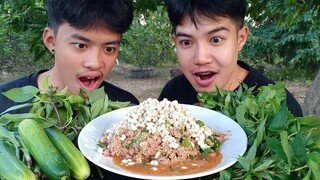 ก้อยไข่แมงมัน ที่สุดของไข่ที่หาได้ยาก รสชาติอร่อยสุดๆ