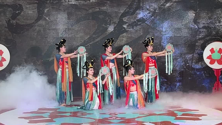 龙湖时代金沙天街 张艺兴《飞天》舞蹈表演