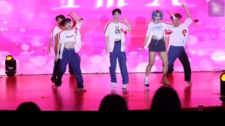 [DY Street Dance Club] เราแตกต่าง เราคือ kingcard/เวอร์ชันผู้ชายสี่คนและผู้หญิงหนึ่งคนของ queencard