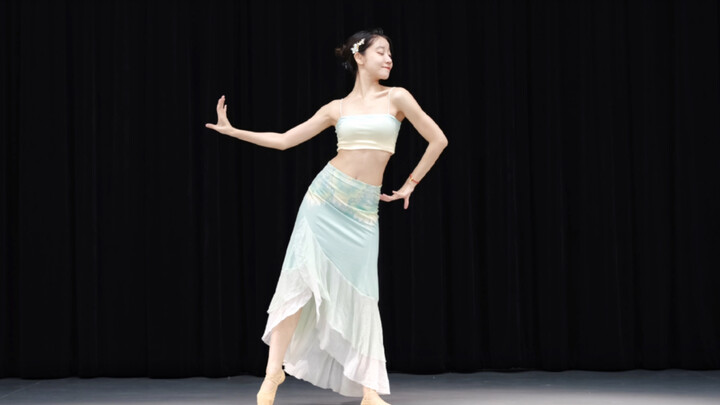 Girls dancing Dai dance is the best~ Original choreography "Spring" [Xiaoyu]