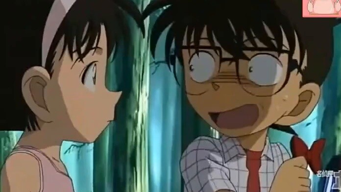 [Conan] Sonoko mengirimkan foto ke ponsel Conan. Tak disangka, Conan mimisan setelah membacanya.