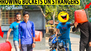 ขว้าง Balti (ถัง) ไปที่ Strangers Faces PRANK ดูปฏิกิริยาสาธารณะด้วย Bucket Prank