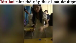 Tấu hài như thế này thì ai mà đỡ được