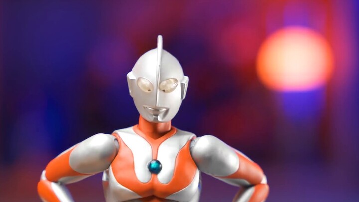 Designed by Hideaki Anno, with a slender figure and no timer, Bandai SHF New Ultraman is here