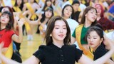 Các Cô Gái Red Velvet Nhảy Zimzalabim Với Hơn 500 Người (Official Video)